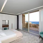 Luxurious 5 Bedroom Palasë