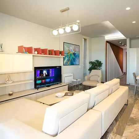 Luxurious 5 Bedroom