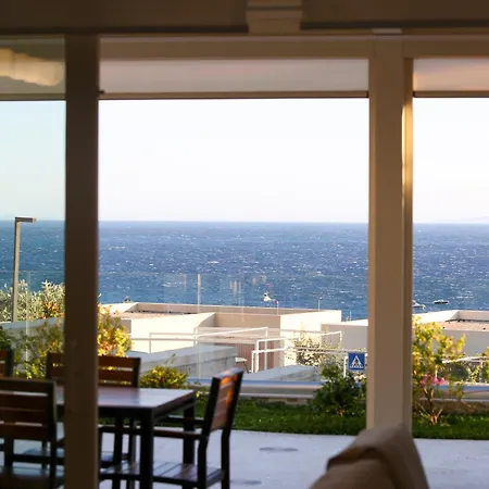 Luxurious 5 Bedroom *