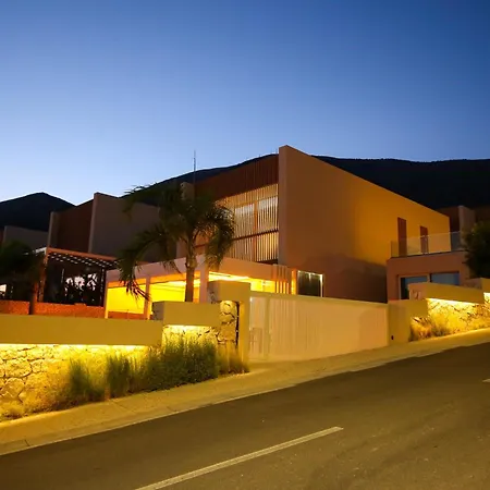 Luxurious 5 Bedroom