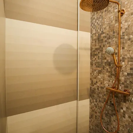 Vila Luxurious 5 Bedroom Palasë